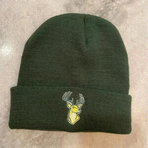 Women’s Green Knit Winter Beanie Embroidered Buck Stag Deer Logo  Woodland Toque